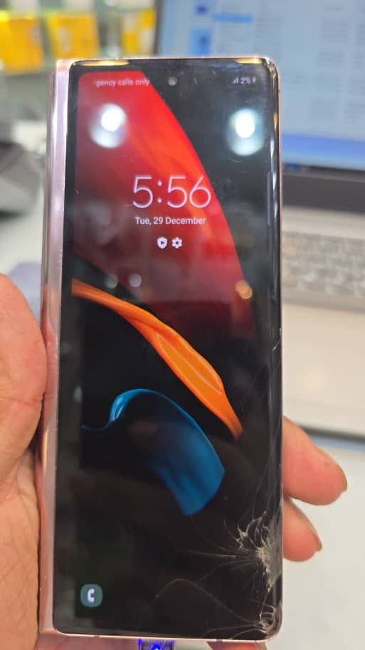گوشی موبایل سامسونگ (استوک) مدل Galaxy Z Fold2 LTE SM-F916B بدون رجیستر تک سیمکارت ظرفیت 256 گیگابایت و رم 12 گیگابایت - Image 4